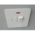 Screwless 13A Switched Spur with Neon Fused in White Metal Flat Plate White Insert, Schneider GU5411WPW