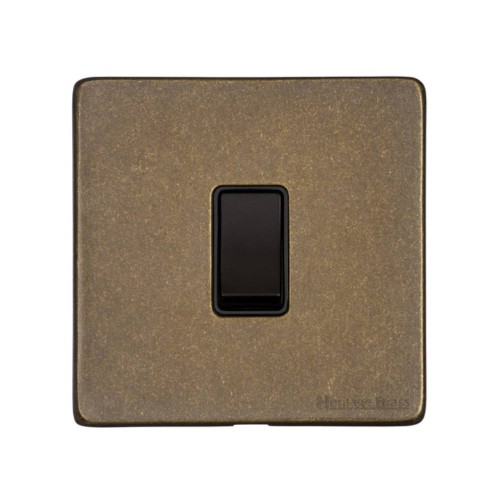 1 Gang 2 Way 10A Rocker Switch Screwless Vintage Rustic Brass Plate with Black Plastic Rocker and Trim