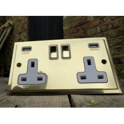2 Gang 13A Socket with 2 USB Sockets Elite Stepped Flat Polished Brass Plate and Rockers with White Plastic Insert