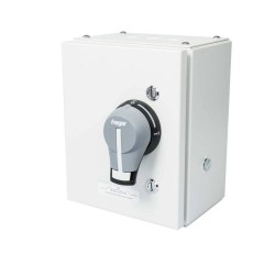 Hager 32A Triple Pole and Neutral Fuse Combination Switch, JFB303U TP&N Fuse Switch Enclosed
