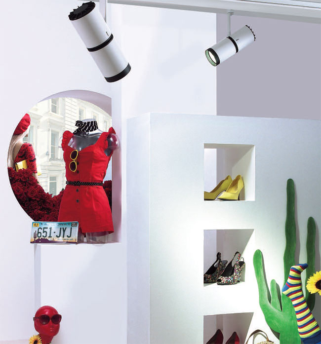 New Illuma Torp Applications Picture - Torp High Output spotlight in fashion and clothes design stores