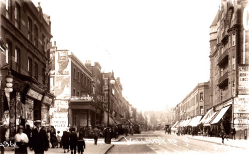 Holloway Road and Sparks and Lights shop in 1907